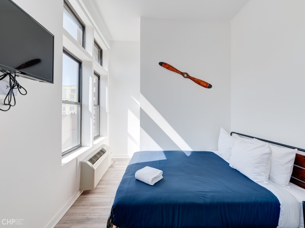 Cabin 308 at 747 Lofts Vacation Rental in Chicago - RedAwning