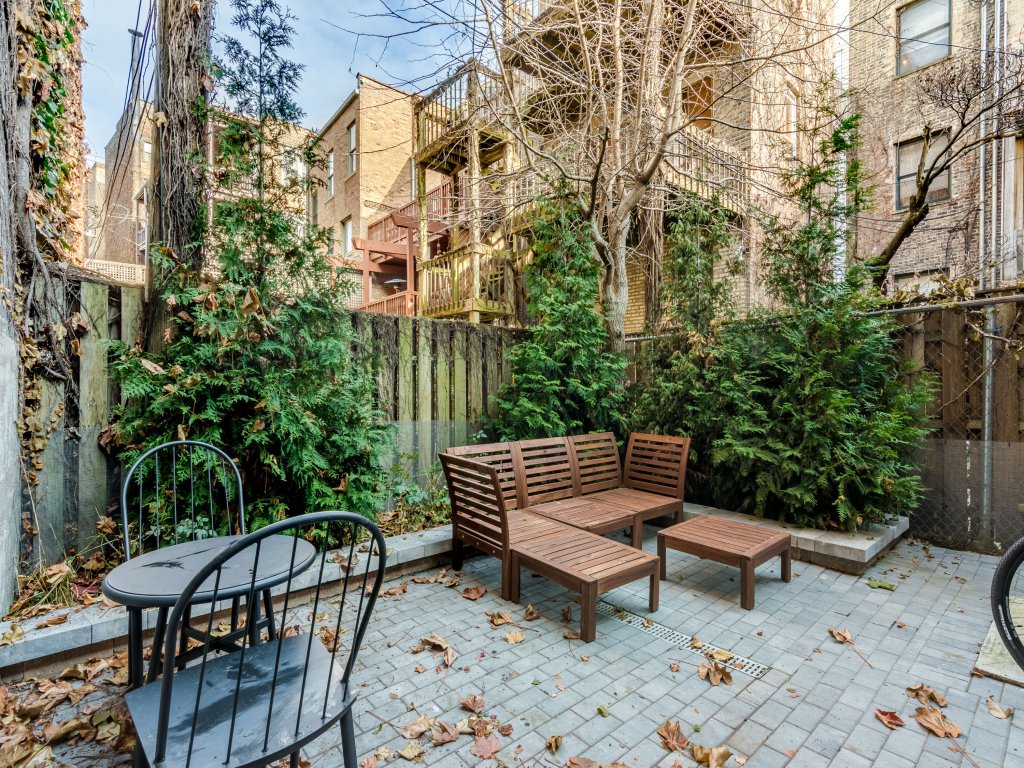 Perfect Lincoln Park Retreat - Walk to DePaul! Vacation Rental in Chicago - RedAwning