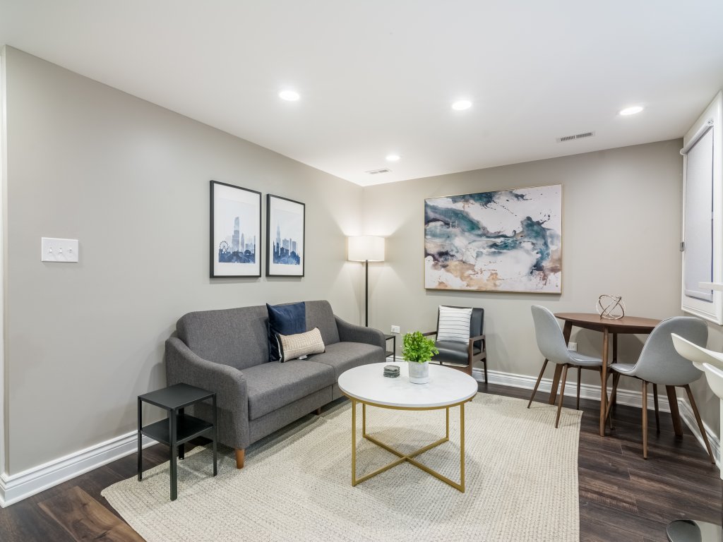 Perfect Lincoln Park Retreat - Walk to DePaul! Vacation Rental in Chicago - RedAwning