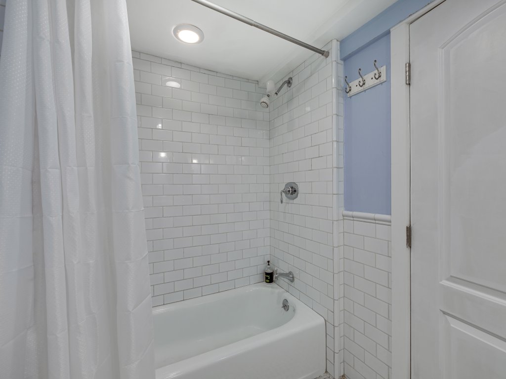 2 Cozy Bedrooms in a Hidden Wicker Park Gem! Vacation Rental in Chicago - RedAwning