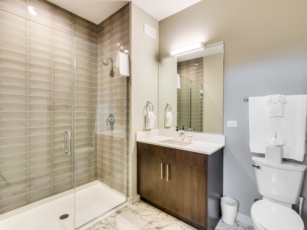 Modern River West 2 Bed 2 Bath-Steps to Blue Line Vacation Rental in Chicago - RedAwning