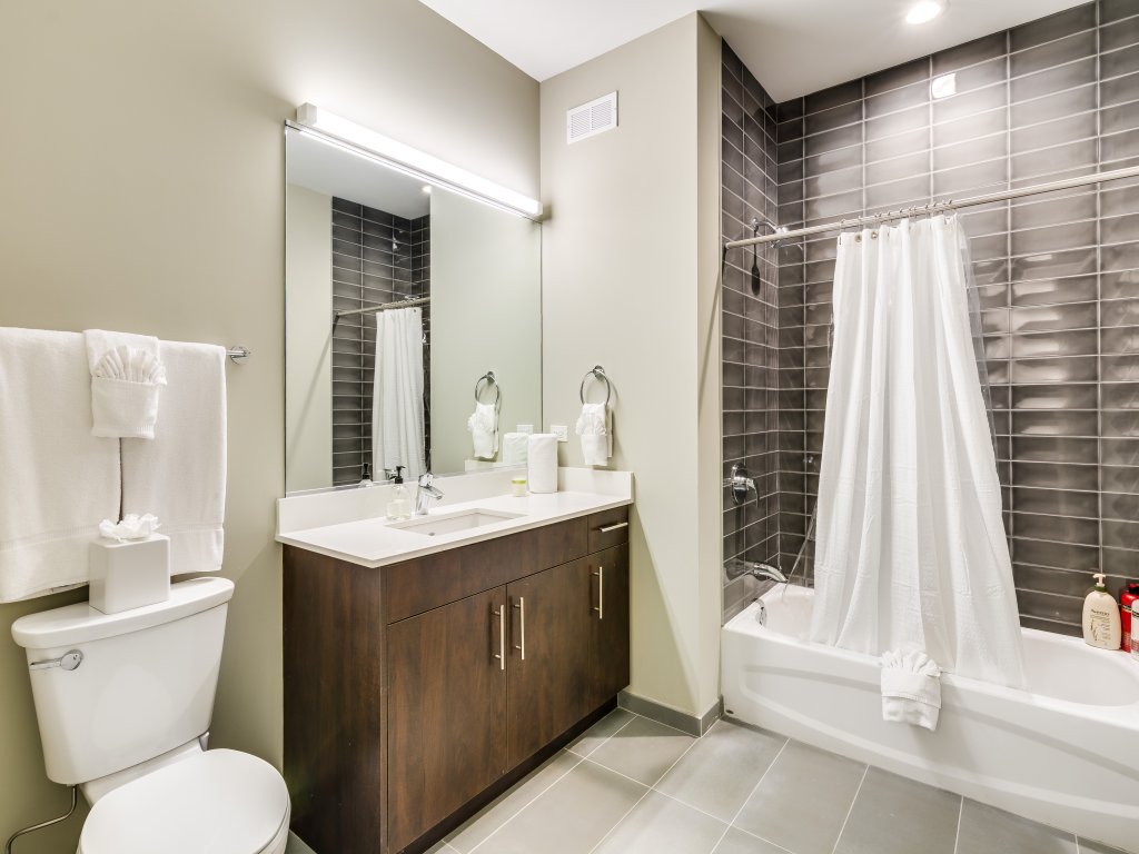 Modern River West 2 Bed 2 Bath-Steps to Blue Line Vacation Rental in Chicago - RedAwning