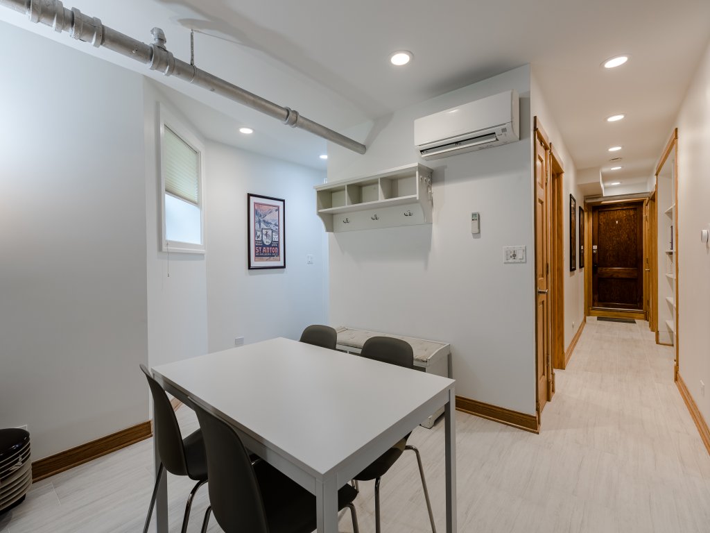 Spacious & Clean Ukrainian Village 2 Bedroom! Vacation Rental in Chicago - RedAwning