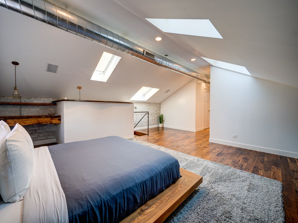 Spacious 2 Bed/2 Bath Apartment in West Town! Vacation Rental in Chicago - RedAwning