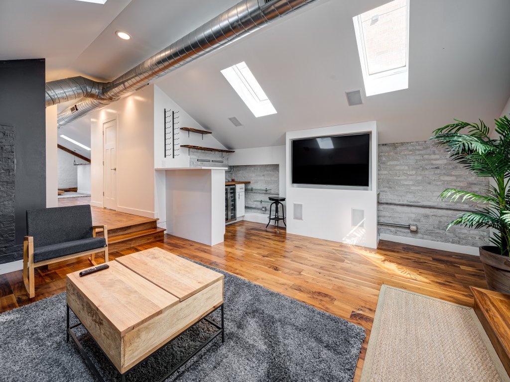 Spacious 2 Bed/2 Bath Apartment in West Town! Vacation Rental in Chicago - RedAwning