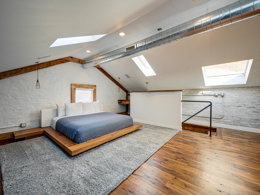 Spacious 2 Bed/2 Bath Apartment in West Town! Vacation Rental in Chicago - RedAwning