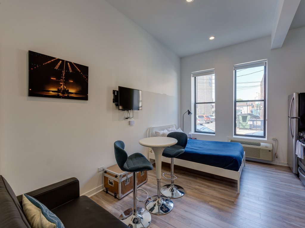 Cabin 101 at 747 Lofts Vacation Rental in Chicago - RedAwning