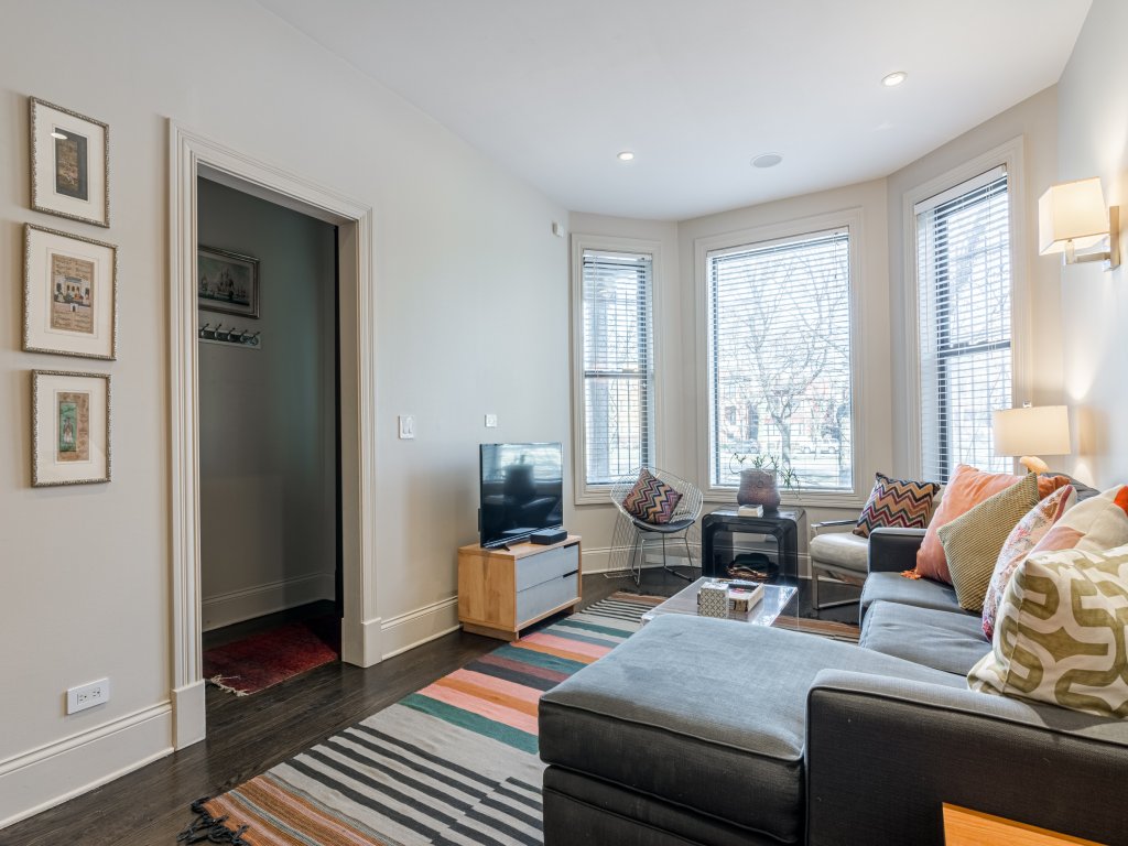 Bright 2 Bed w/Office on Historic Logan Boulevard Vacation Rental in Chicago - RedAwning