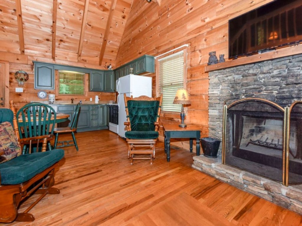Creekside Vacation Rental in Townsend - RedAwning