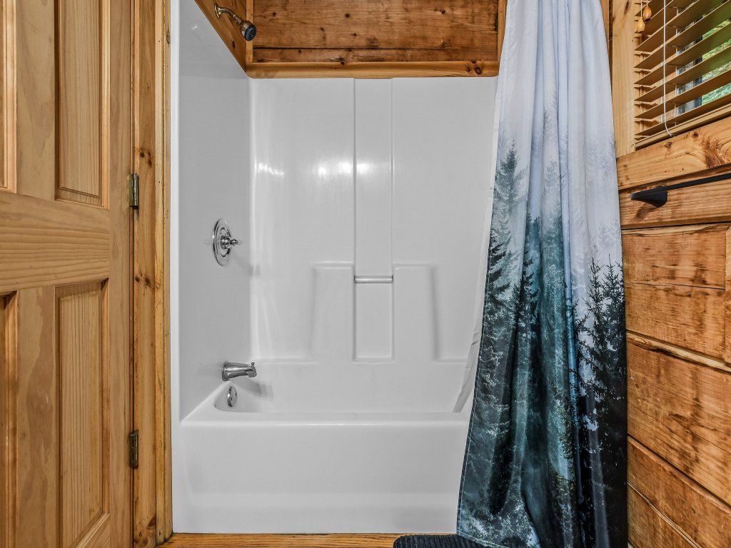 Willow Creek Vacation Rental in Townsend - RedAwning