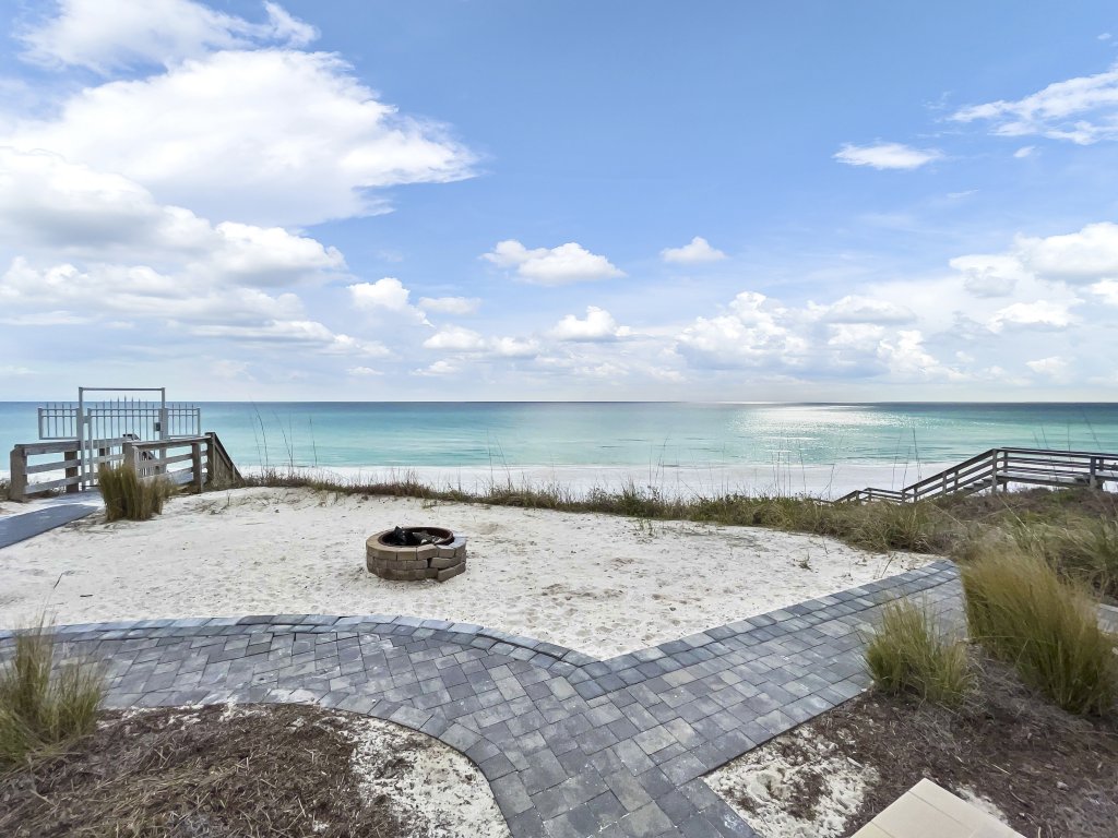 224 Winston Ln Vacation Rental in Inlet Beach - RedAwning