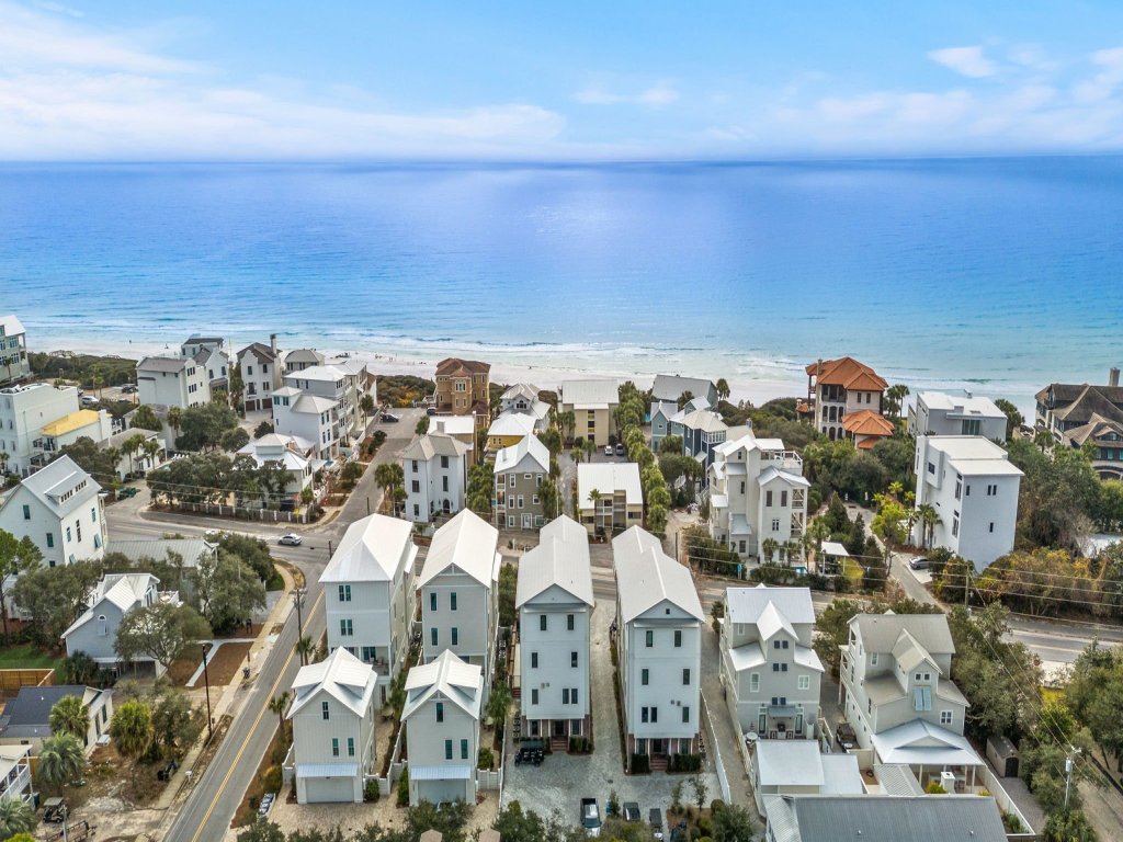 Summer Wind Vacation Rental in Seagrove Beach - RedAwning