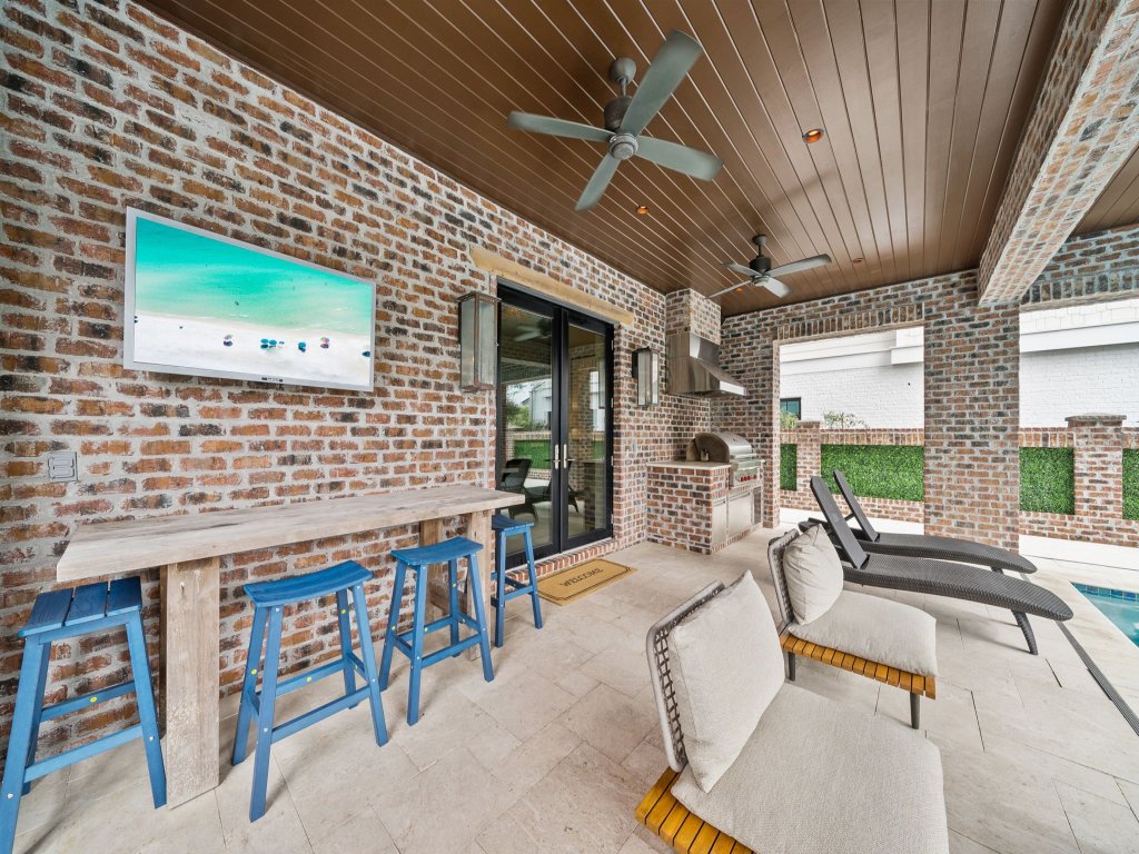 Summer Wind Vacation Rental in Seagrove Beach - RedAwning