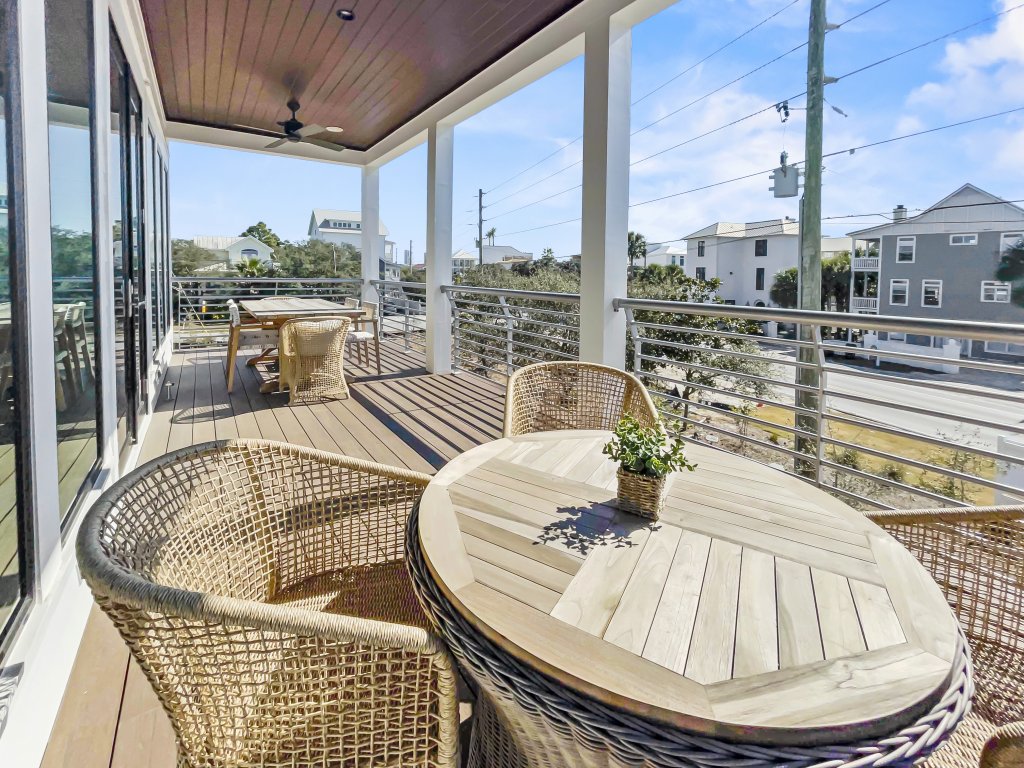 Summer Wind Vacation Rental in Seagrove Beach - RedAwning