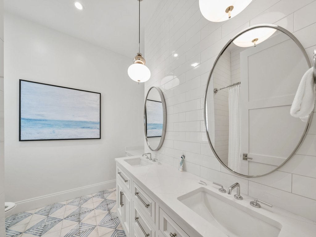 Summer Wind Vacation Rental in Seagrove Beach - RedAwning