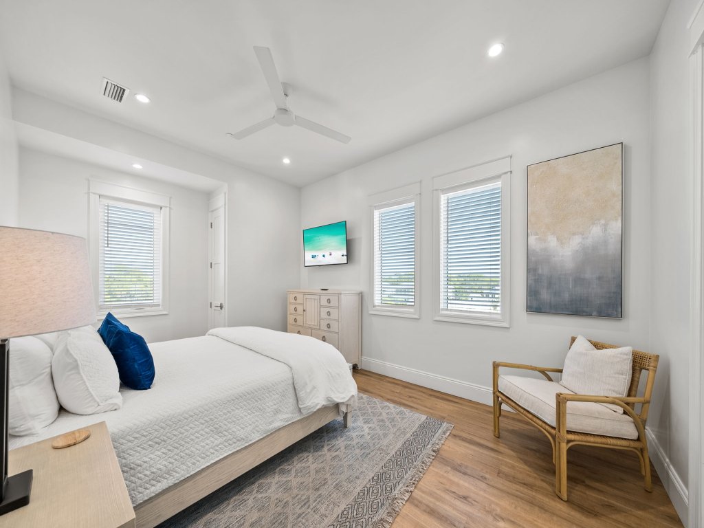 Summer Wind Vacation Rental in Seagrove Beach - RedAwning