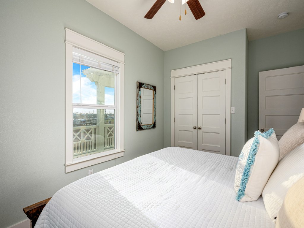 The Beach House Vacation Rental in Texas - RedAwning