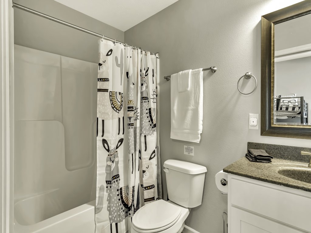 SB93-1 -Sunset Bunker Vacation Rental in Branson West - RedAwning