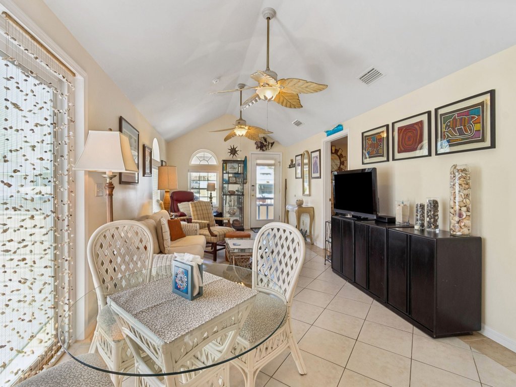 534 N. Fletcher Ave. #1 Vacation Rental in Fernandina Beach - RedAwning