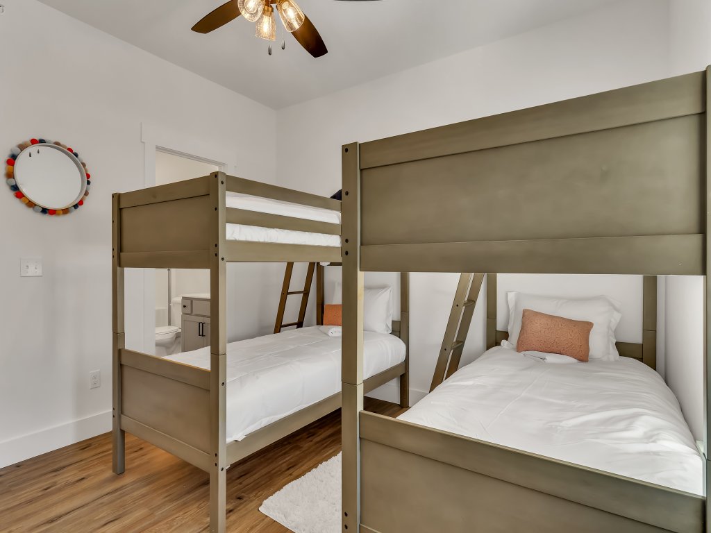 CM115 - Chateau Royale Vacation Rental in Branson - RedAwning