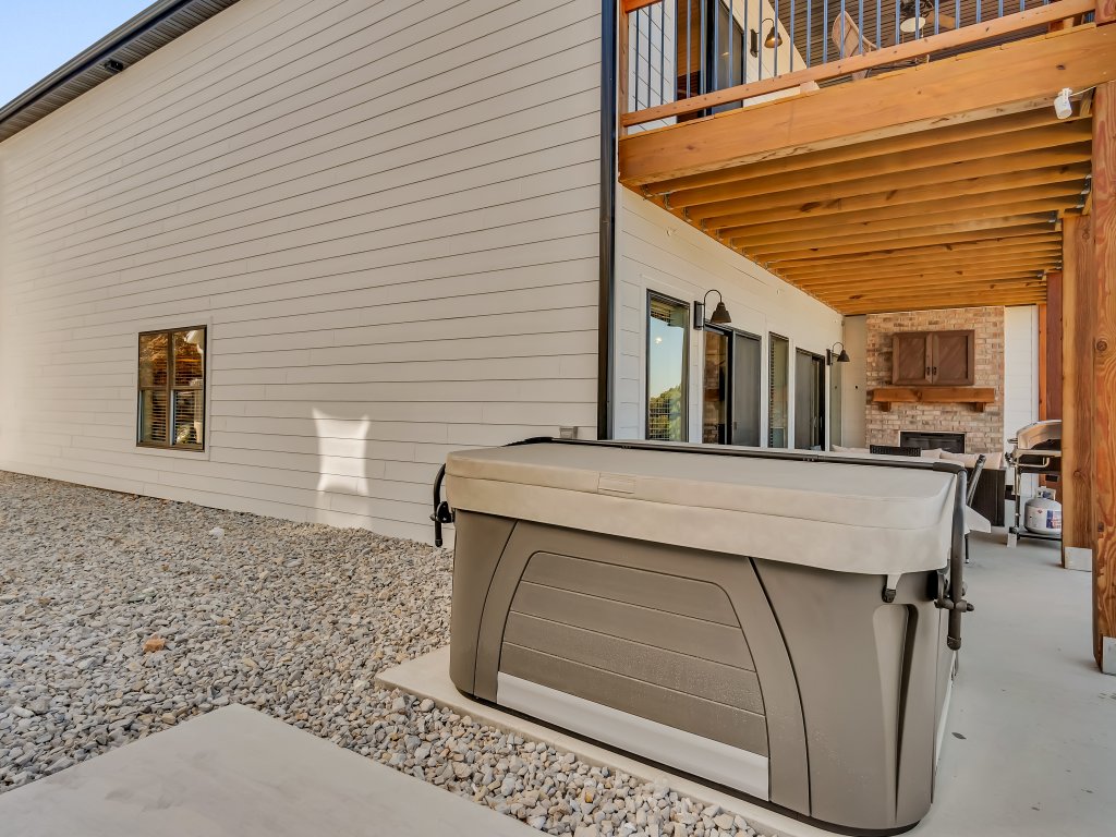 CM115 - Chateau Royale Vacation Rental in Branson - RedAwning