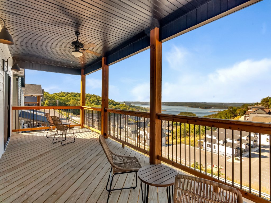 CM115 - Chateau Royale Vacation Rental in Branson - RedAwning