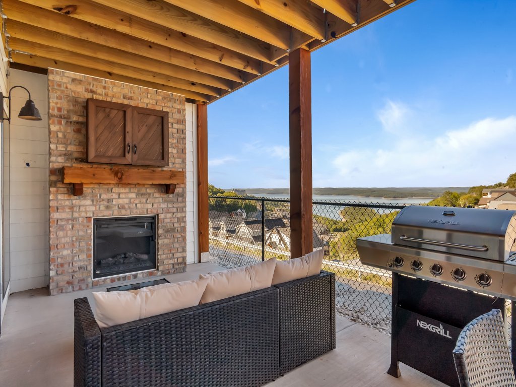 CM115 - Chateau Royale Vacation Rental in Branson - RedAwning