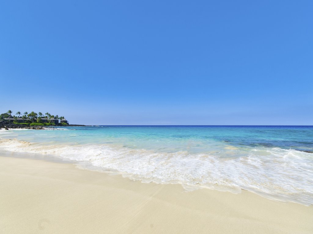 White Sands Village#225 Vacation Rental in Kailua Kona - RedAwning