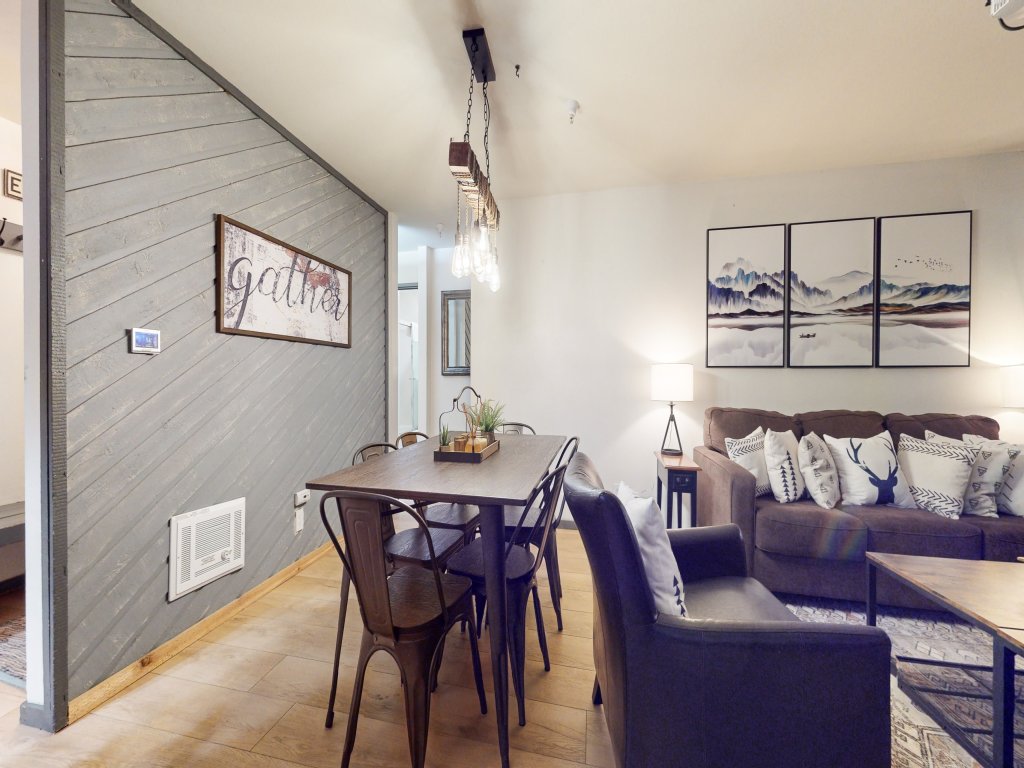 Aspen Creek #115 Vacation Rental in Mammoth Lakes - RedAwning