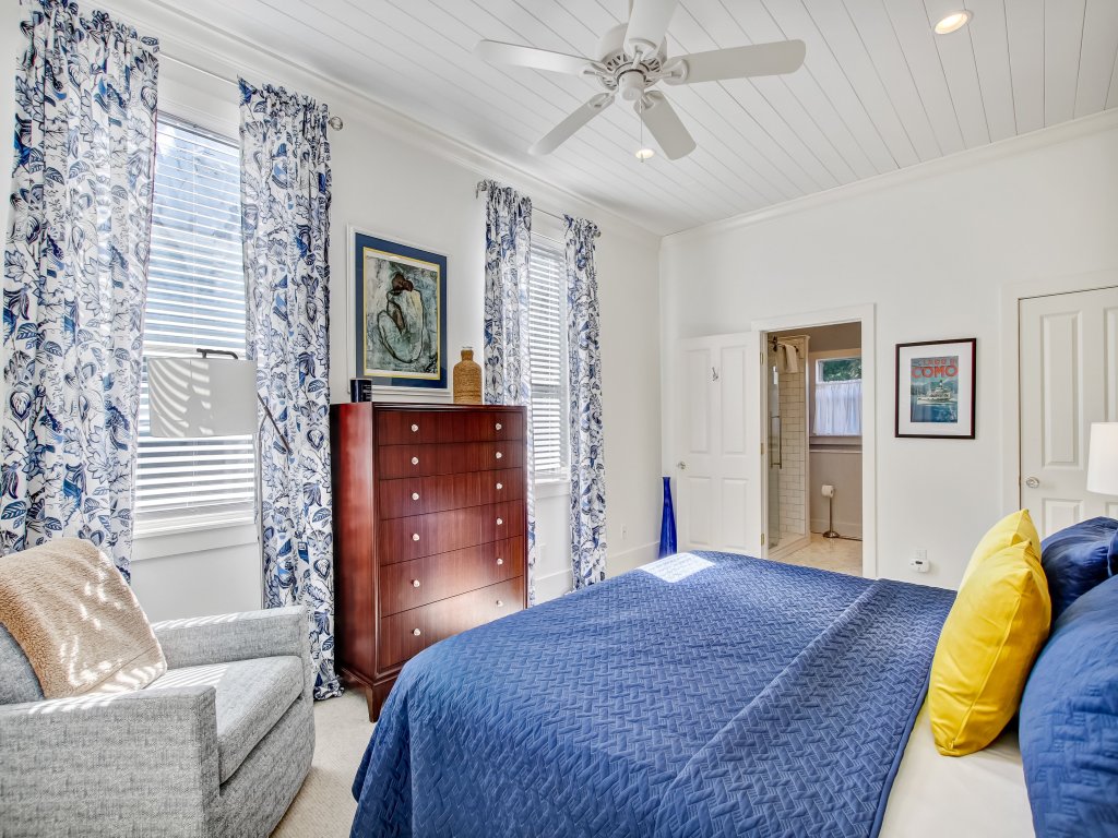1016 San Fernando Street Vacation Rental in Fernandina Beach - RedAwning