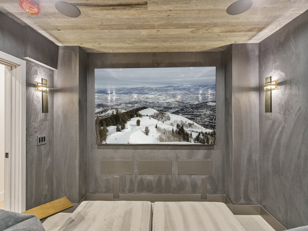 50 - Six Bedroom with Spa Stag Lodge Vacation Rental in Park City - RedAwning