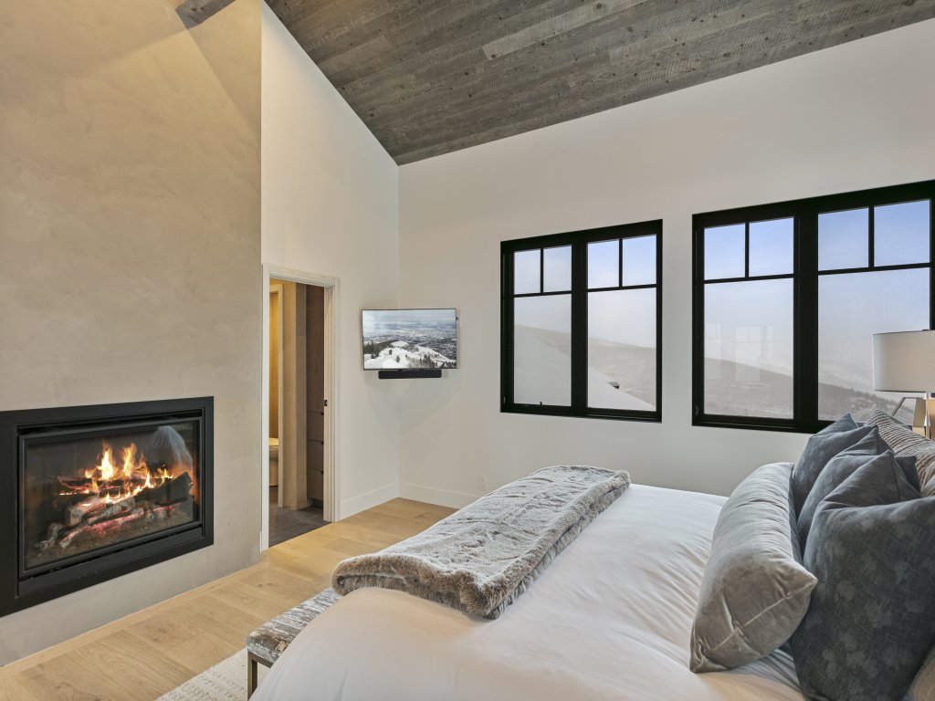 50 - Six Bedroom with Spa Stag Lodge Vacation Rental in Park City - RedAwning