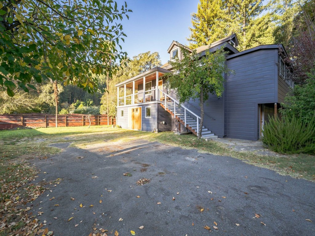 Pet’s FREE! Modern luxury steps from Russian River Vacation Rental in Monte Rio - RedAwning