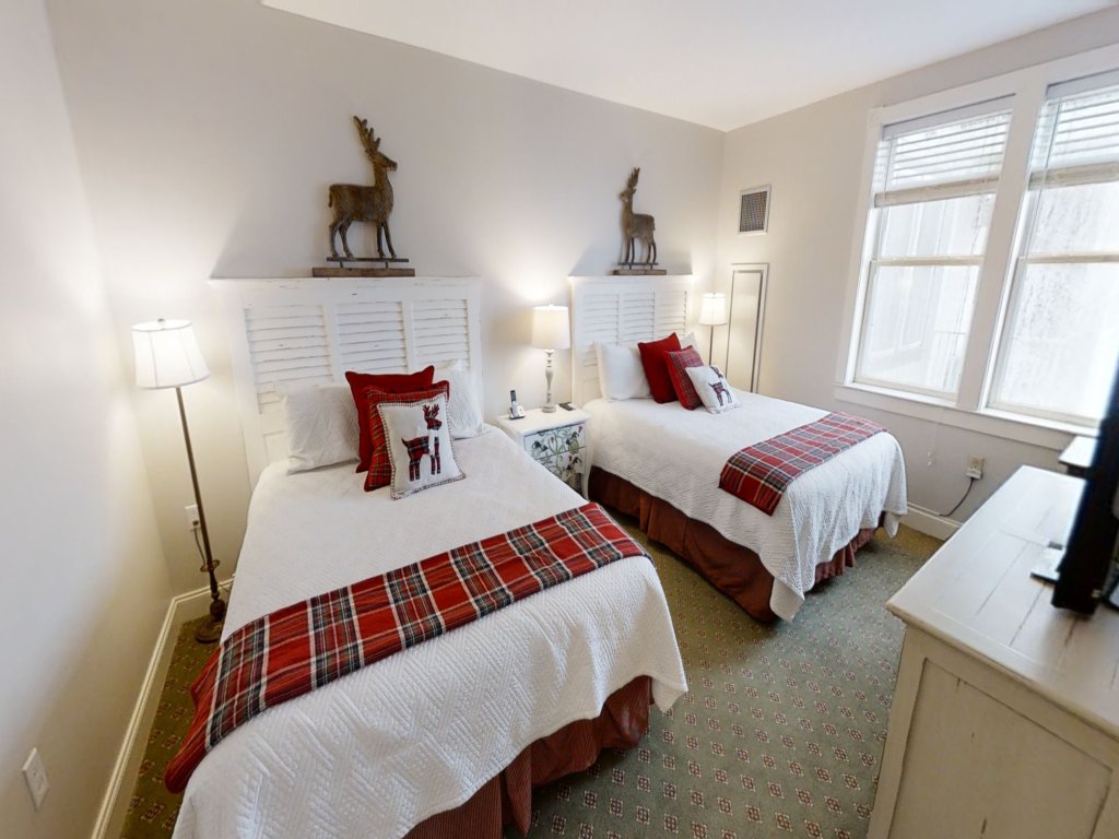 Seneca 216 - Be in the Center of it All - Seconds to the Slopes - Experience the best of Snowshoe Vacation Rental in Snowshoe - RedAwning