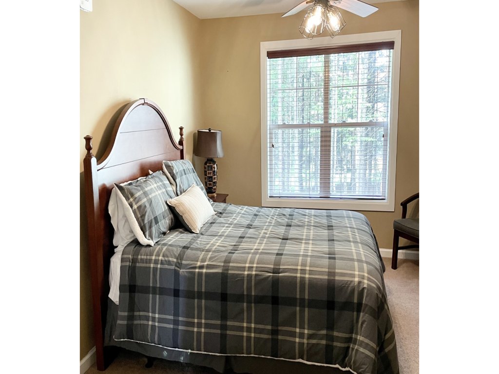 Black Bear 17 - Private Hot Tub and Walk to Lift! Vacation Rental in Snowshoe - RedAwning