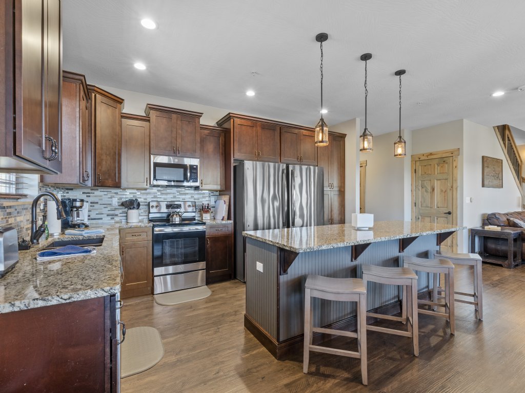 CC280- Lakefront Haven Vacation Rental in Branson - RedAwning