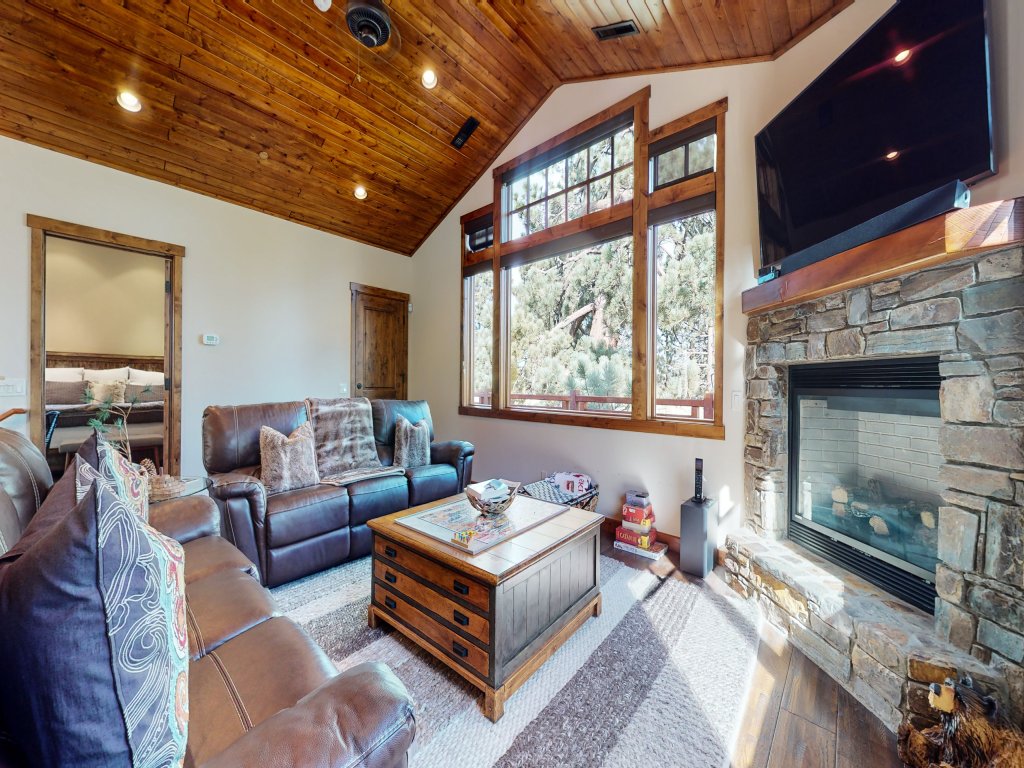 Graystone #2024 Vacation Rental in Mammoth Lakes - RedAwning