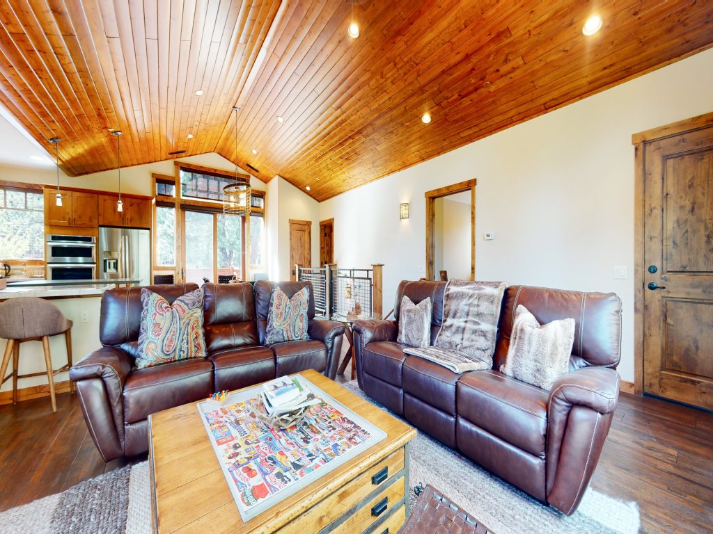 Graystone #2024 Vacation Rental in Mammoth Lakes - RedAwning