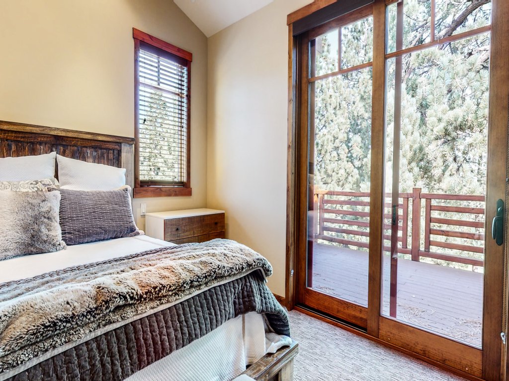 Graystone #2024 Vacation Rental in Mammoth Lakes - RedAwning