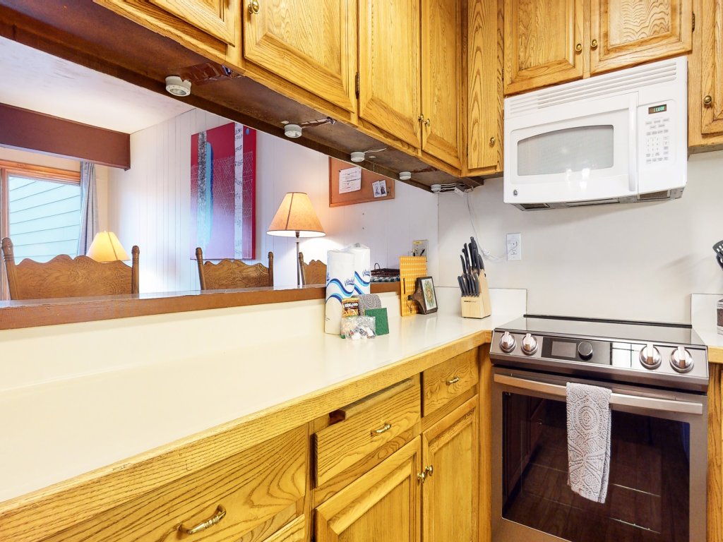 Lakeview Villas #28 Vacation Rental in Mammoth Lakes - RedAwning