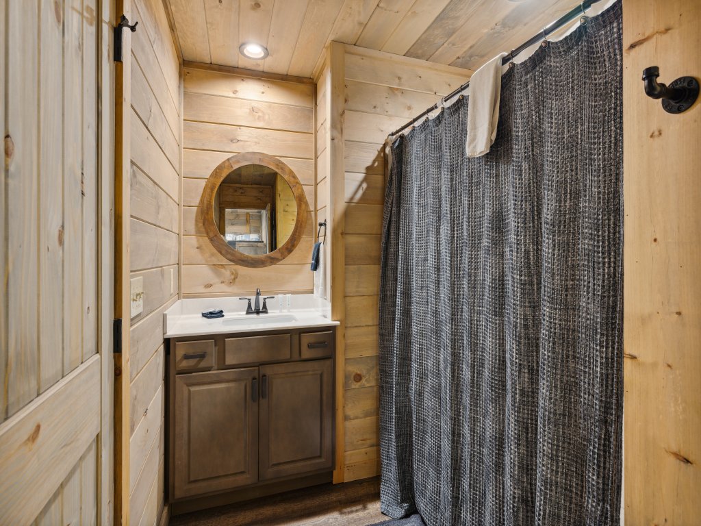 Hillside Hideaway Vacation Rental in Sevierville - RedAwning