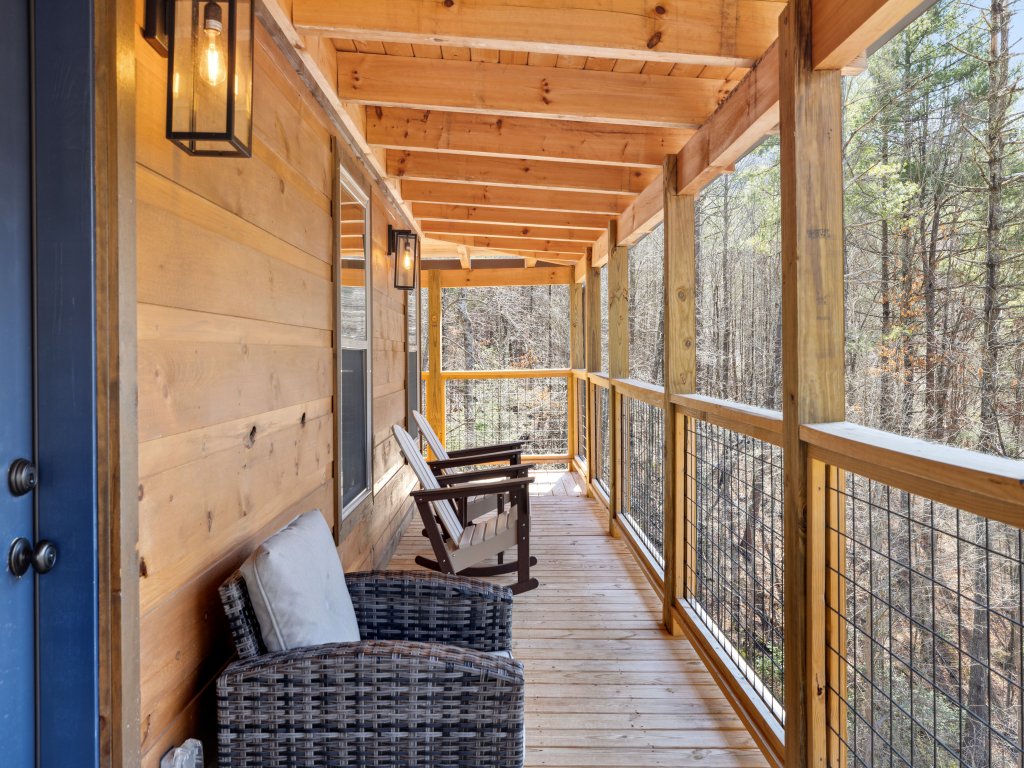 Hillside Hideaway Vacation Rental in Sevierville - RedAwning