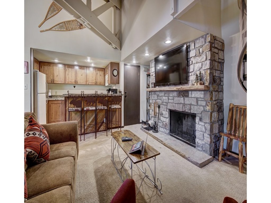 Updated 2Br Plus Loft Condo on Shuttle Route! Sleeps 8 & Kids Ski Free Vacation Rental in Colorado - RedAwning