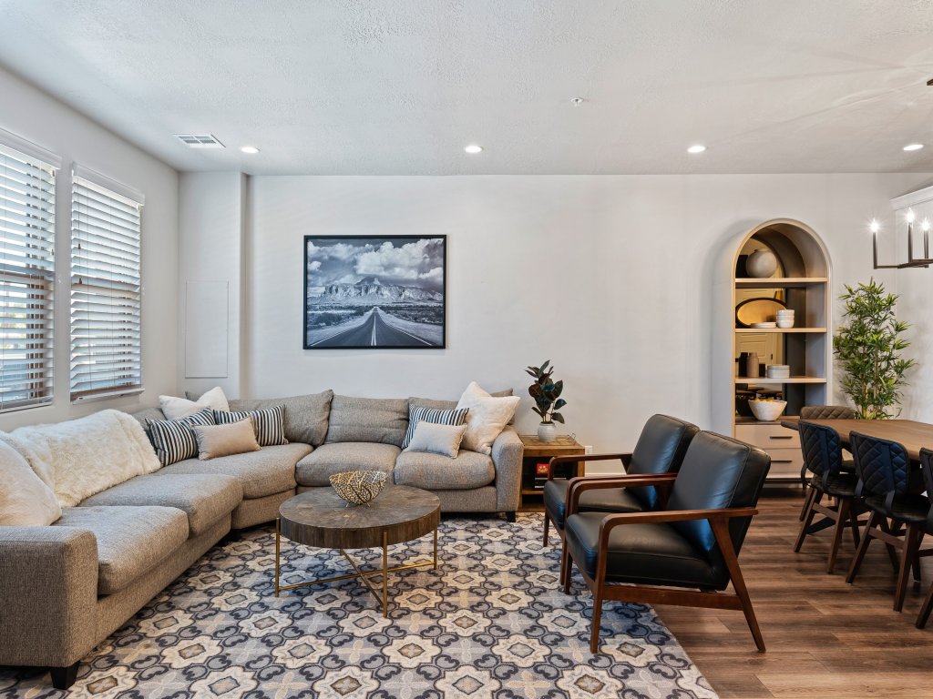 Desert Escape Vacation Rental in Utah - RedAwning