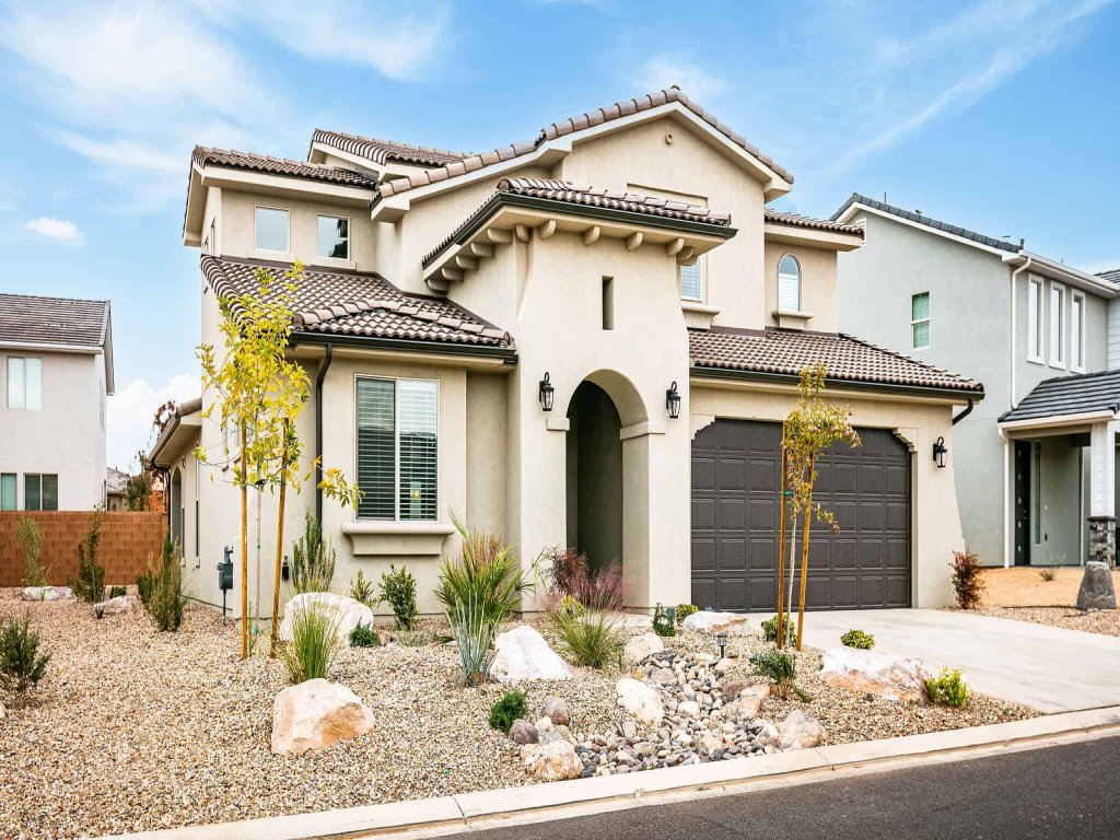 Fun in the Sun Retreat Vacation Rental in Utah - RedAwning