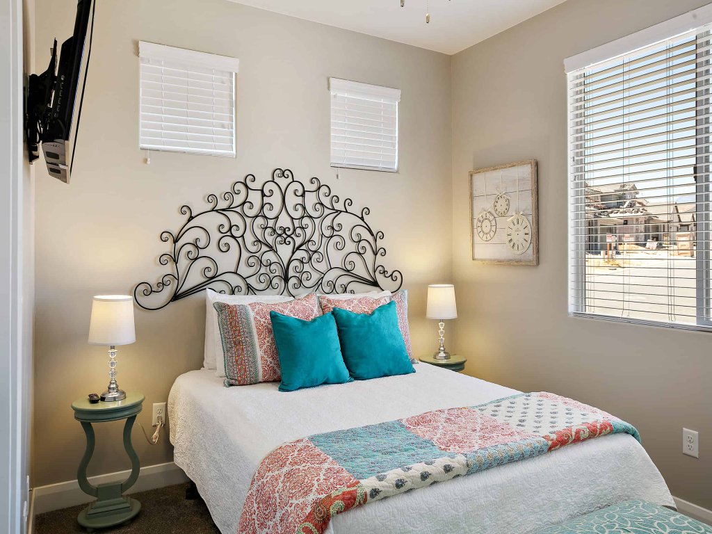 Zion Reunion Poolhouse Vacation Rental in Utah - RedAwning