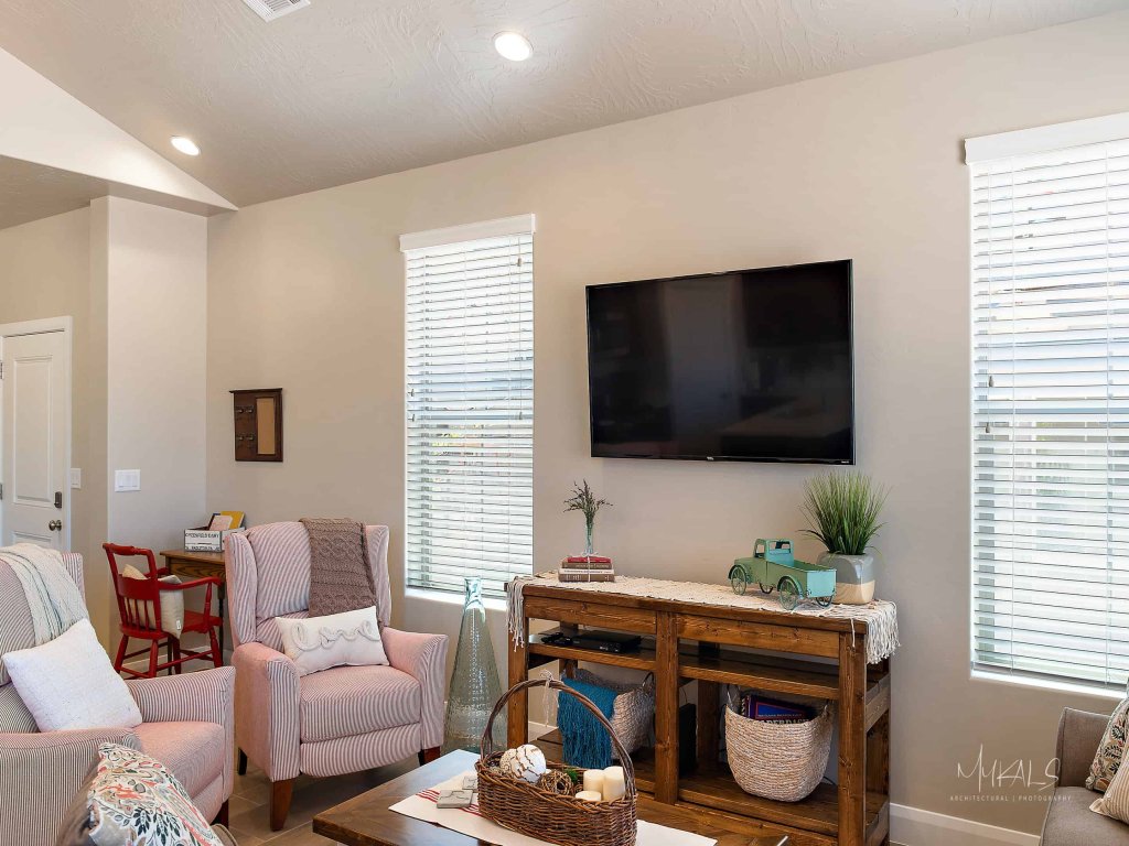 The Farmhouse Vacation Rental in Utah - RedAwning