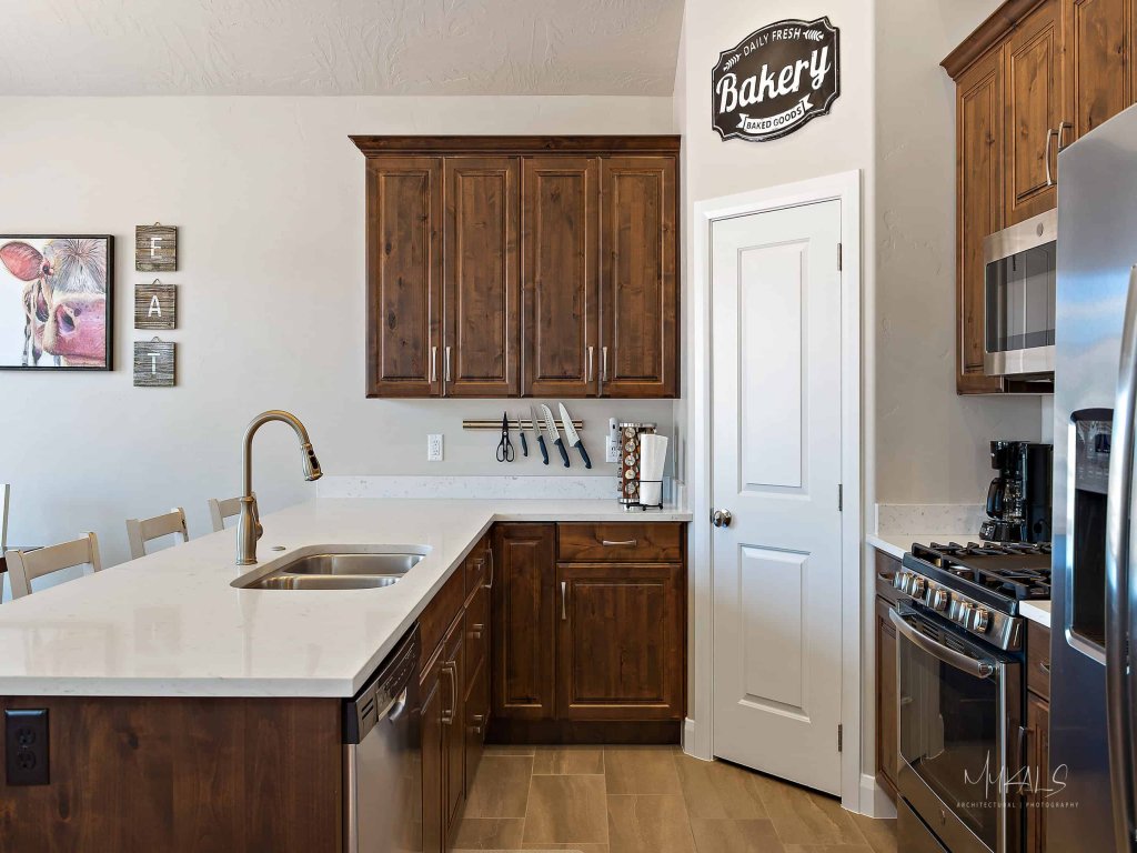 The Farmhouse Vacation Rental in Utah - RedAwning