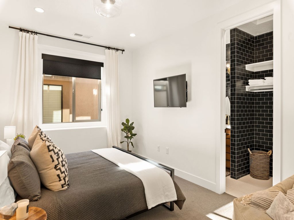 All Decked Out Vacation Rental in Utah - RedAwning