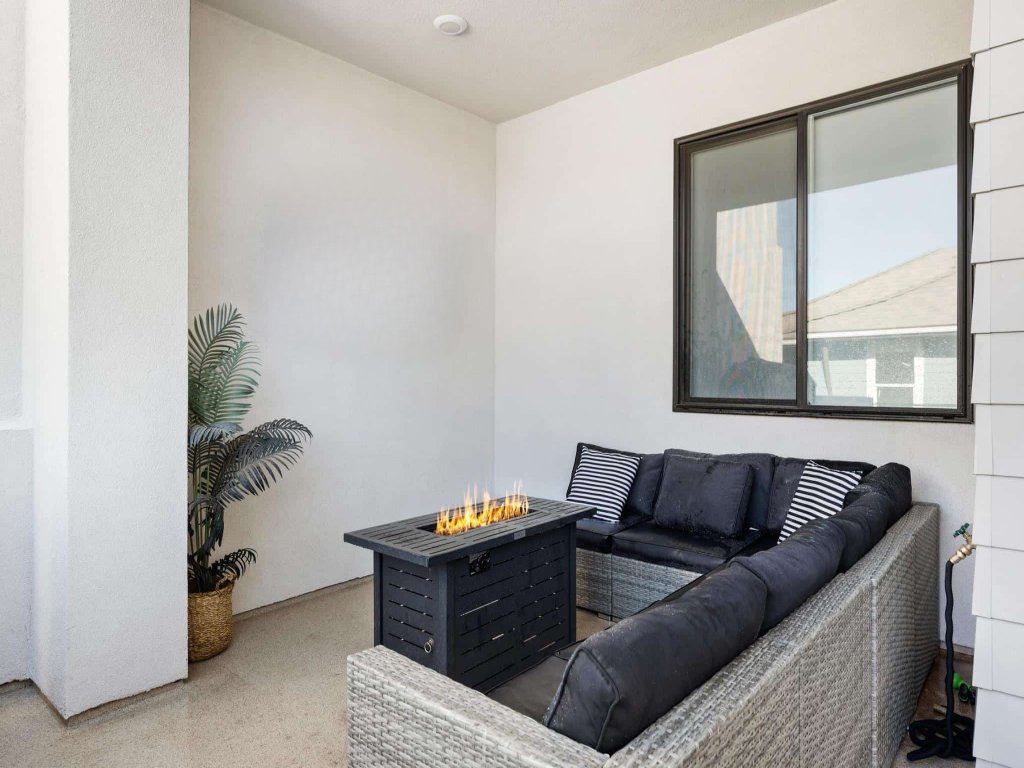 Desert Color Hideaway Vacation Rental in Utah - RedAwning
